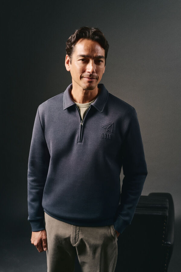 Conjunto de calças e sweatshirt