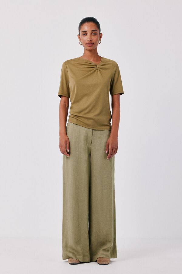 Conjunto de t-shirt e cal&ccedil;a