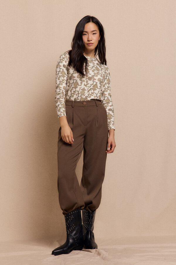 Conjunto de blusa, bota e cal&ccedil;as