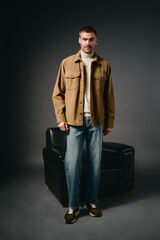 Conjunto de jeans e sobrecamisa