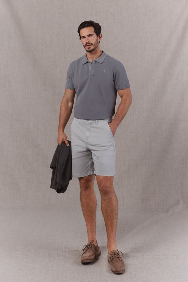 Conjunto de bermuda e polo