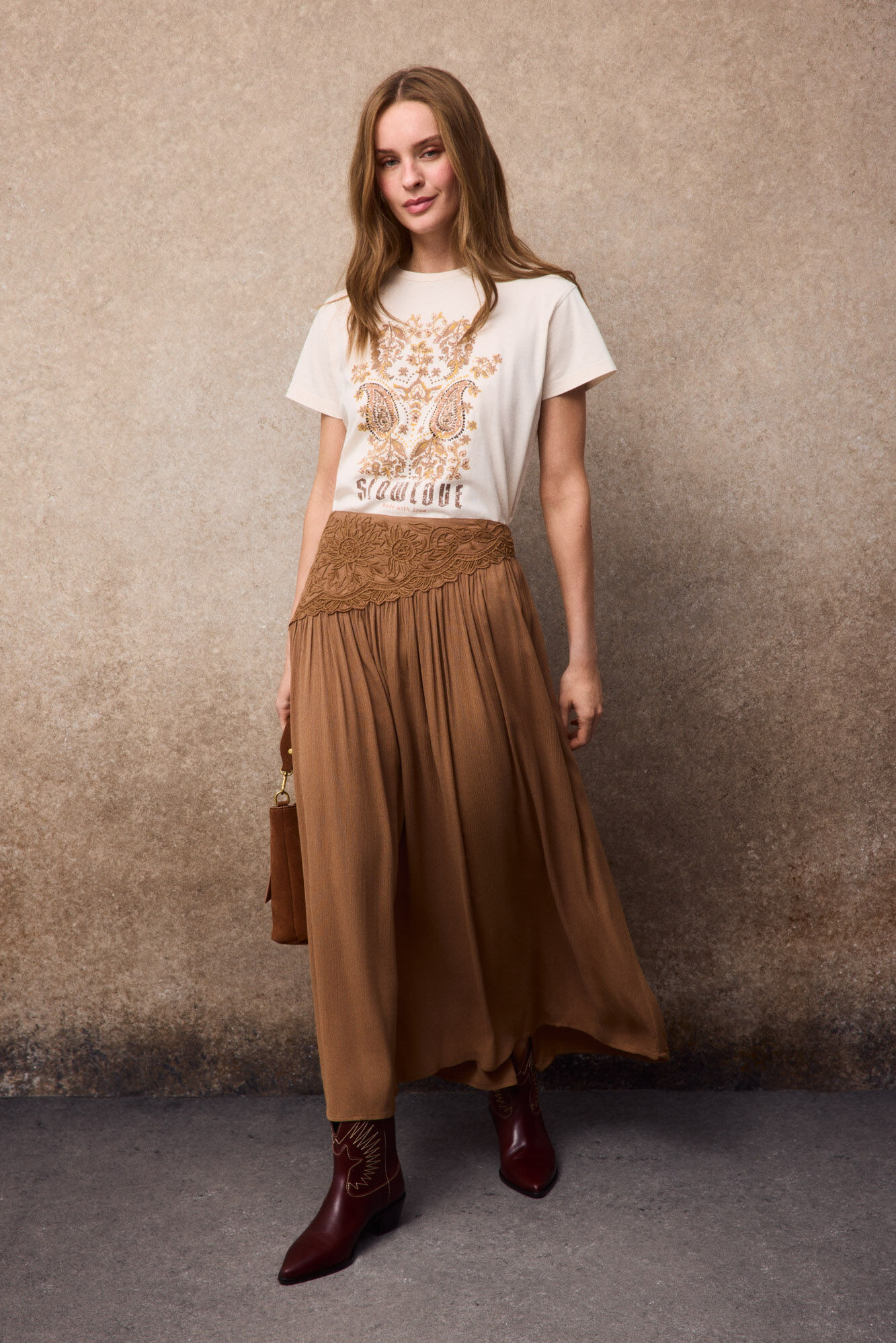 Conjunto de saia e t-shirt