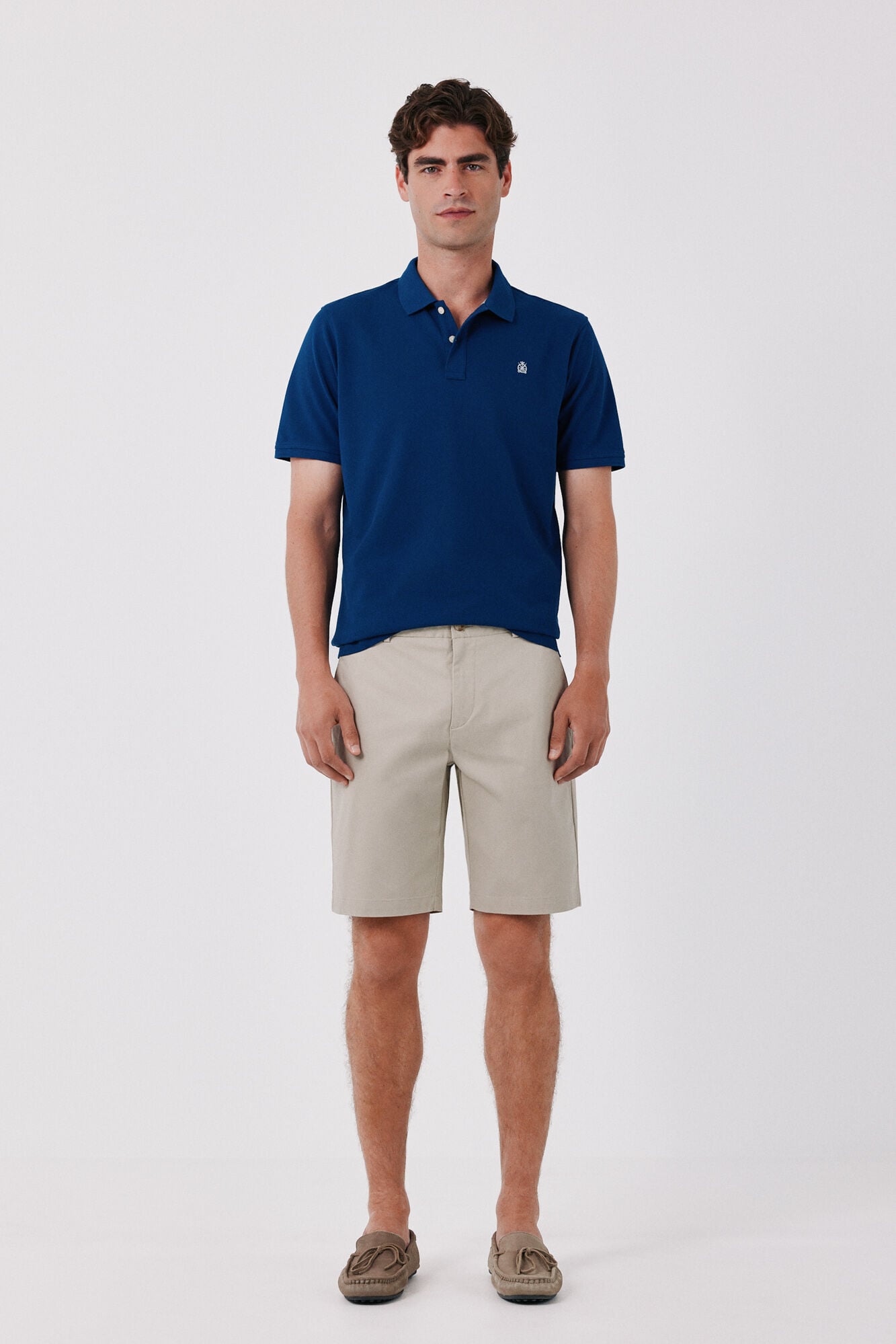 Conjunto de bermuda e polo