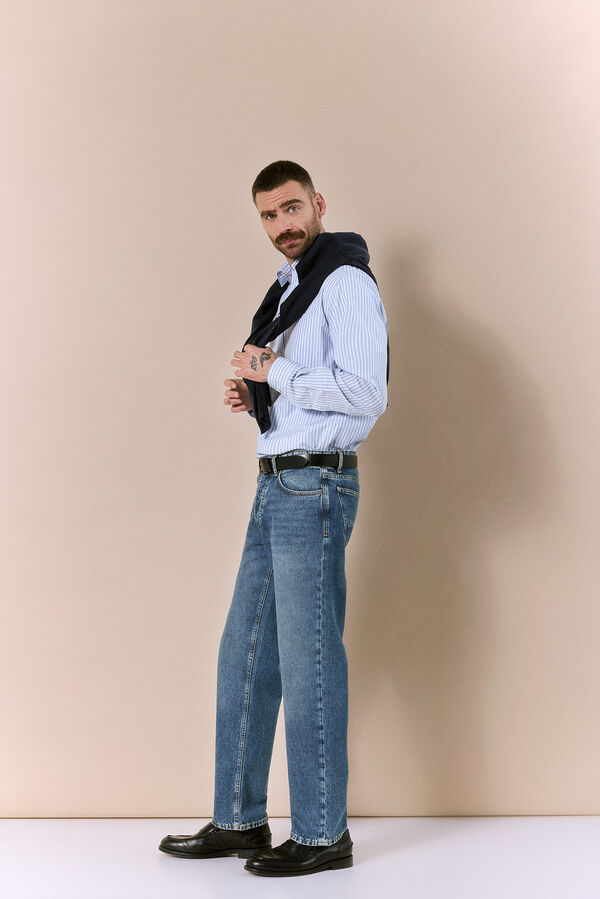 Conjunto de pantal&oacute;n y camisa