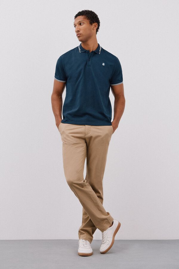 Conjunto de polo y pantalón