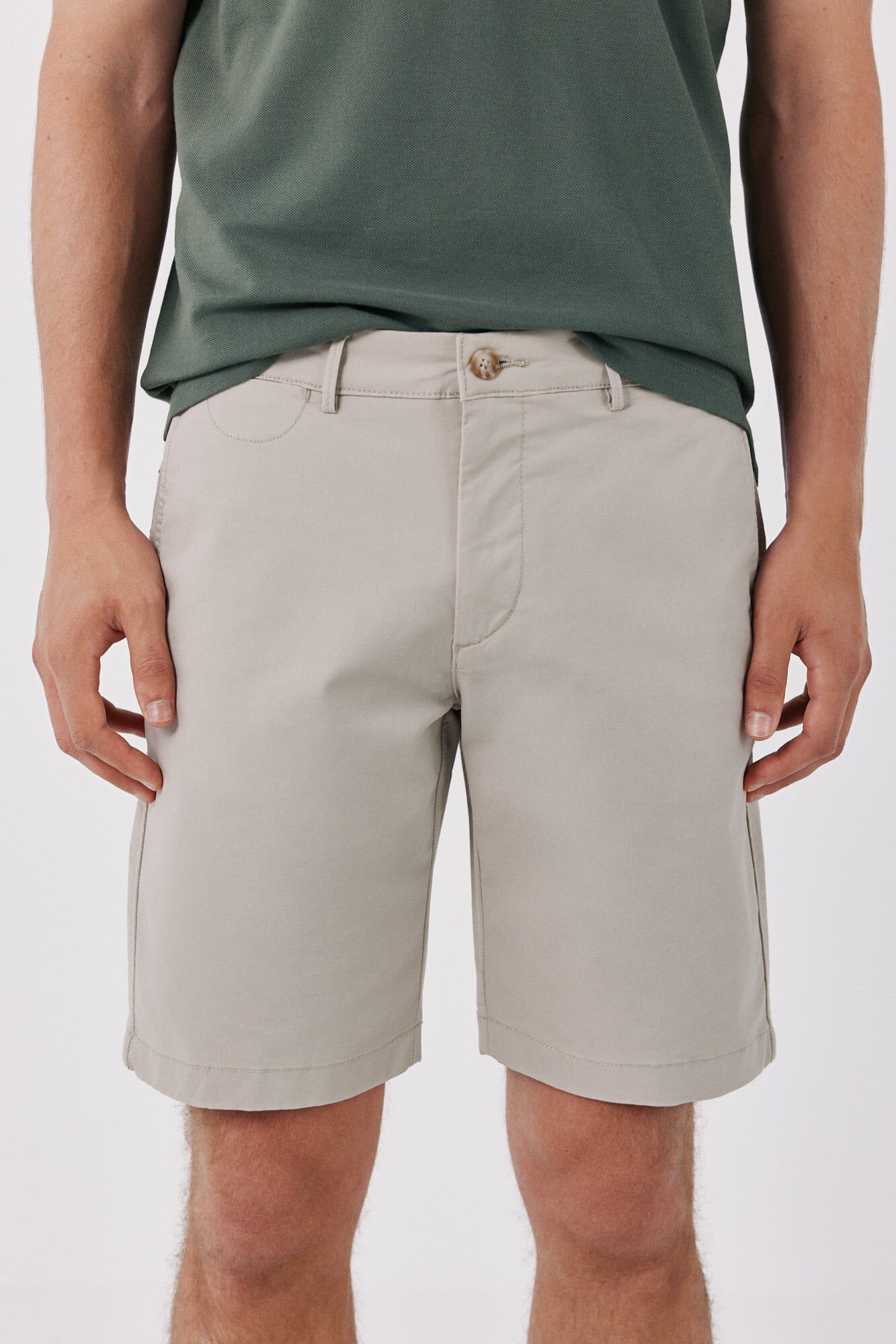 Conjunto de bermuda e polo