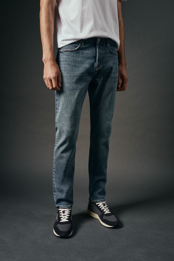 Conjunto de jeans e suéter
