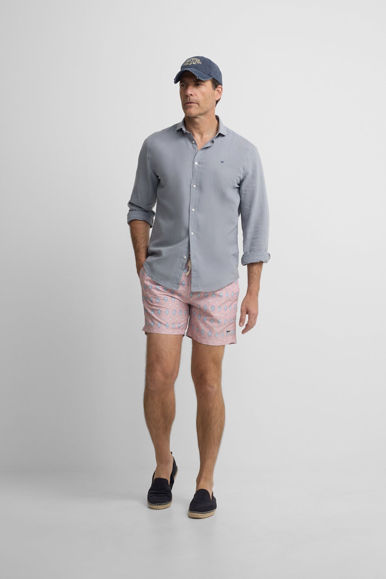 Conjunto de camisa e fato