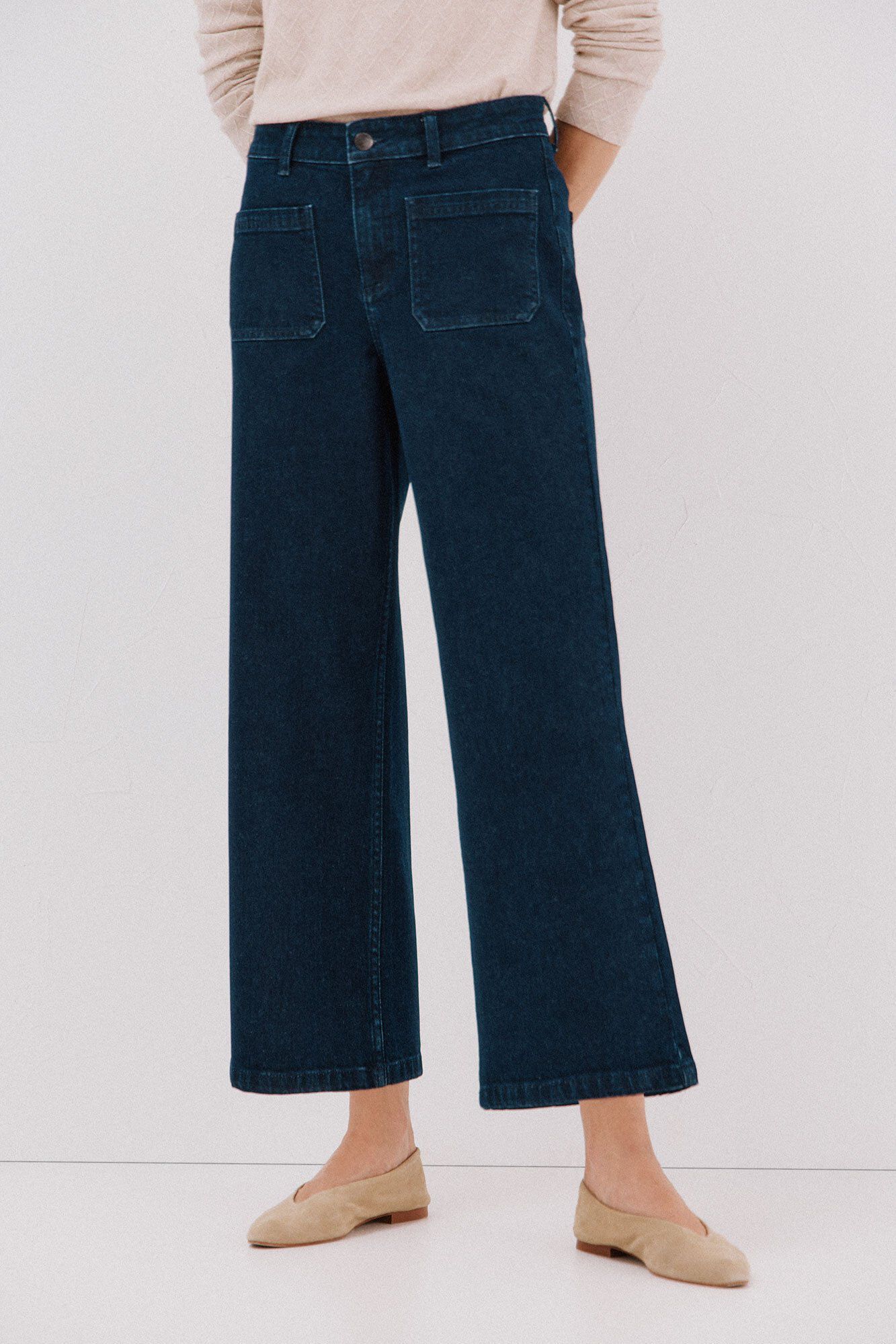 Conjunto de pantalones, abrigo y blusa