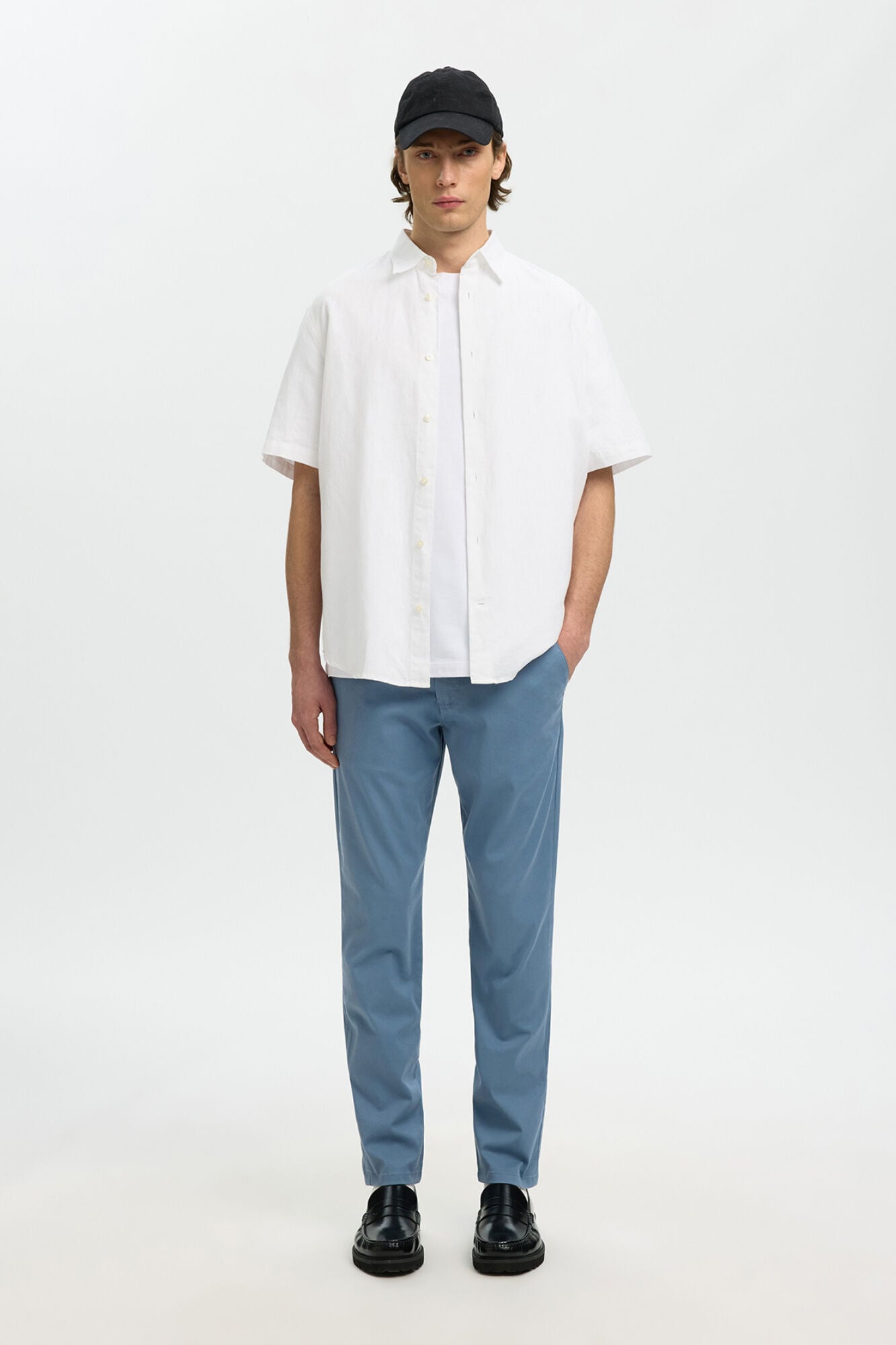 Conjunto de camisa y pantalones