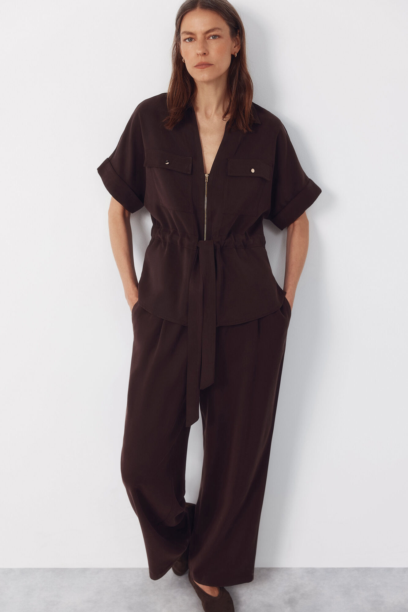 Conjunto de pantal&oacute;n y camisa