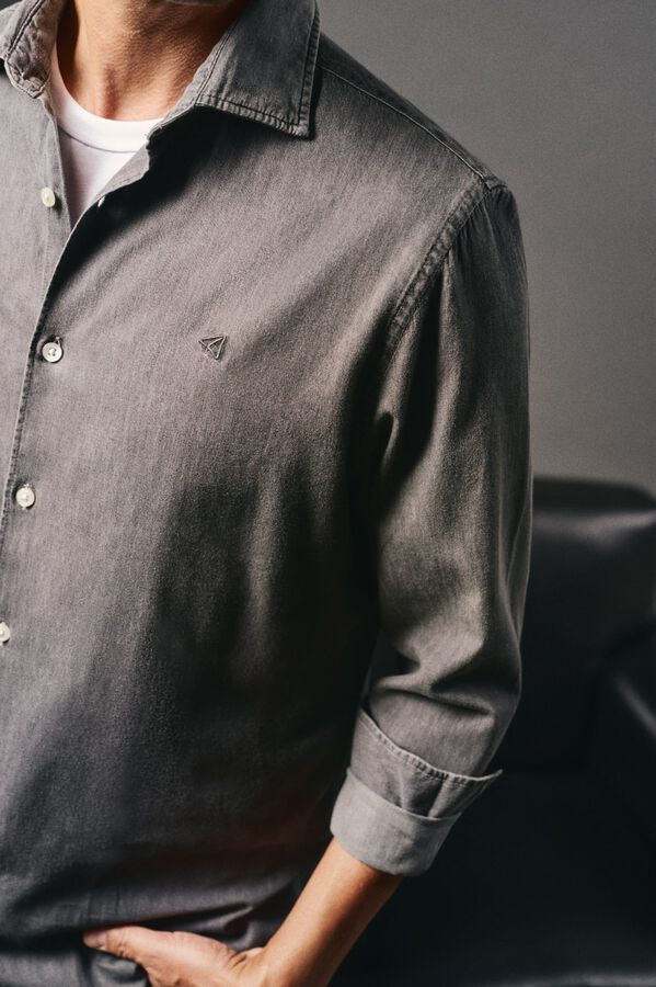 Conjunto de jeans e camisa