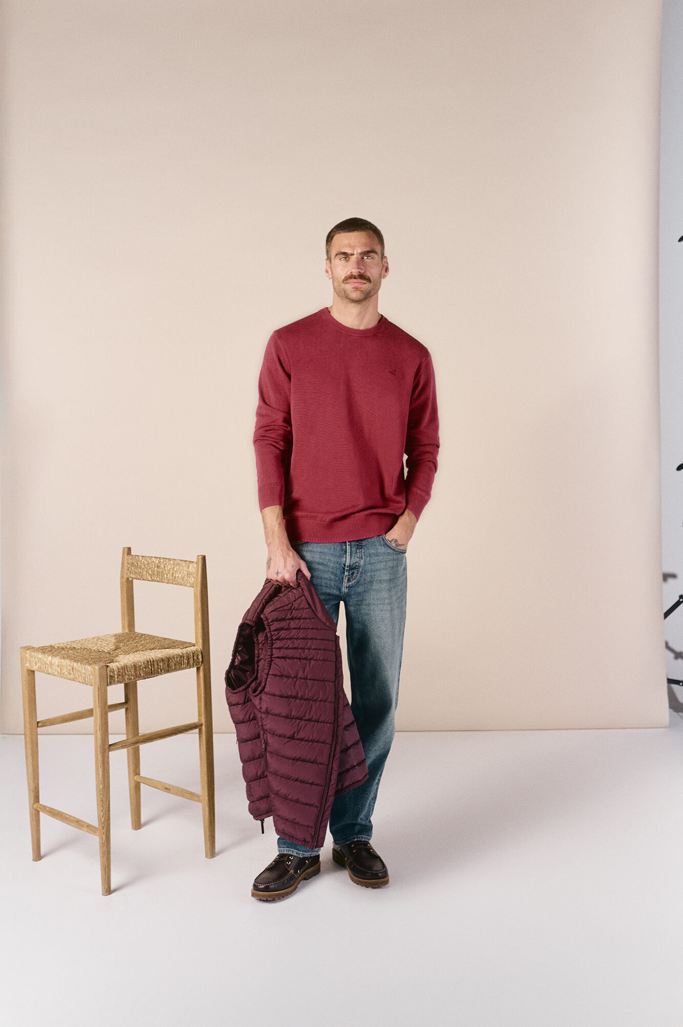 Conjunto de jersey, chaleco y pantal&oacute;n