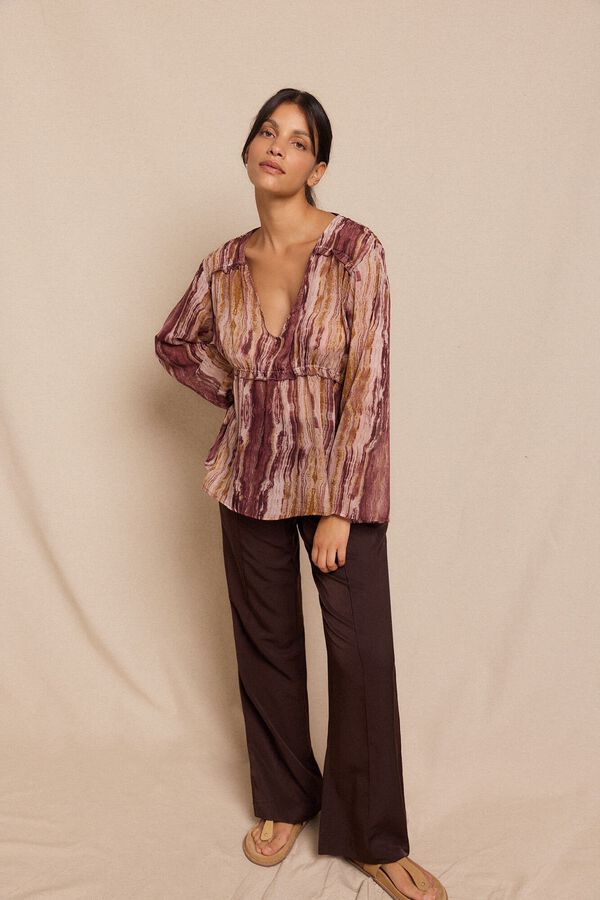 Conjunto de blusa y pantal&oacute;n