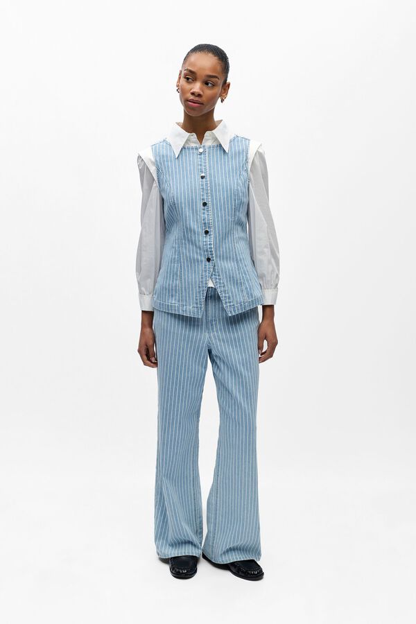 Conjunto de chaleco y pantal&oacute;n