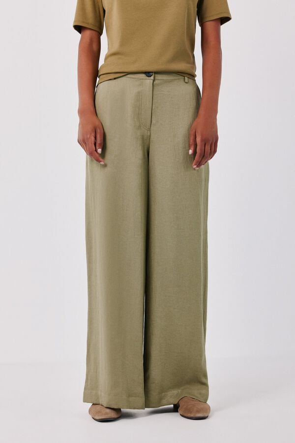 Shirt and trousers set