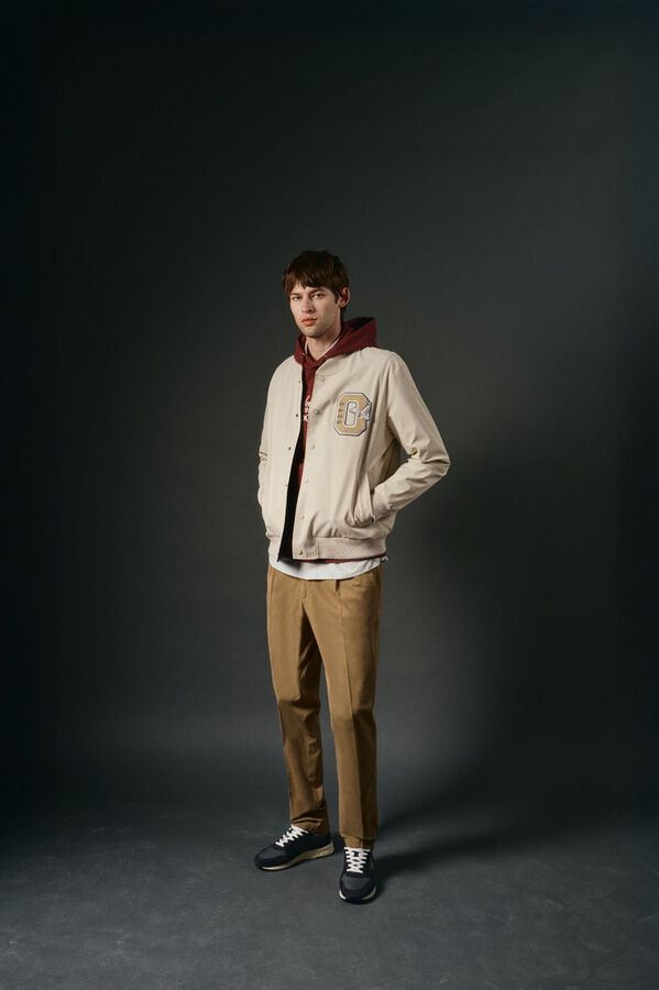 Conjunto de casaco, calças e sweatshirt