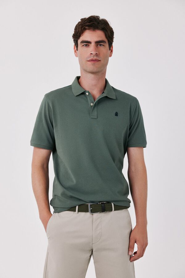 Conjunto de bermuda e polo