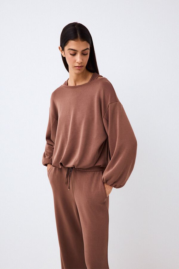 Trousers and sweatshirt set