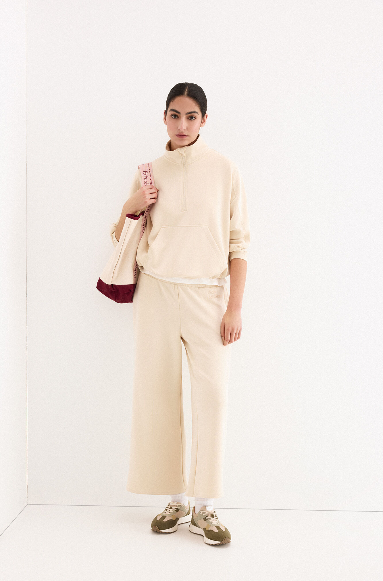 Sweatshirt and trousers set