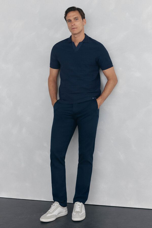 Conjunto de polo y pantalón