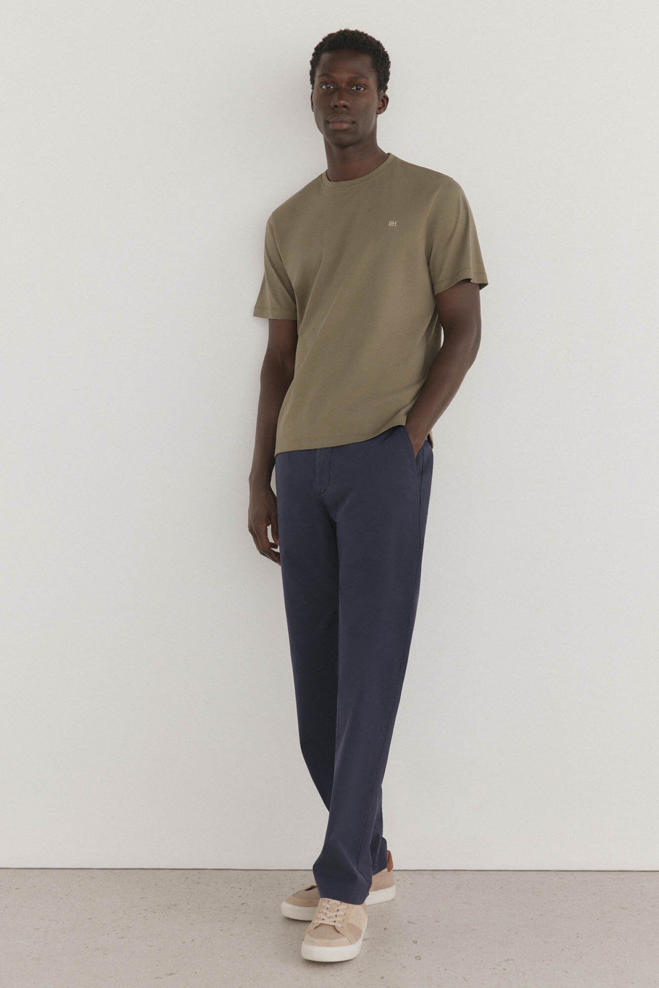 Conjunto de pantal&oacute;n y camisa