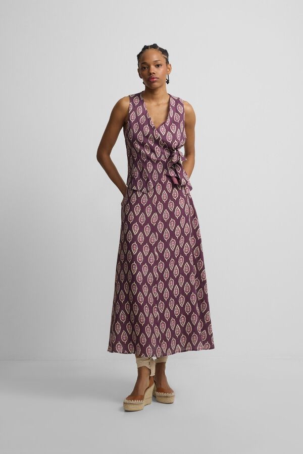 Conjunto de chaleco y falda