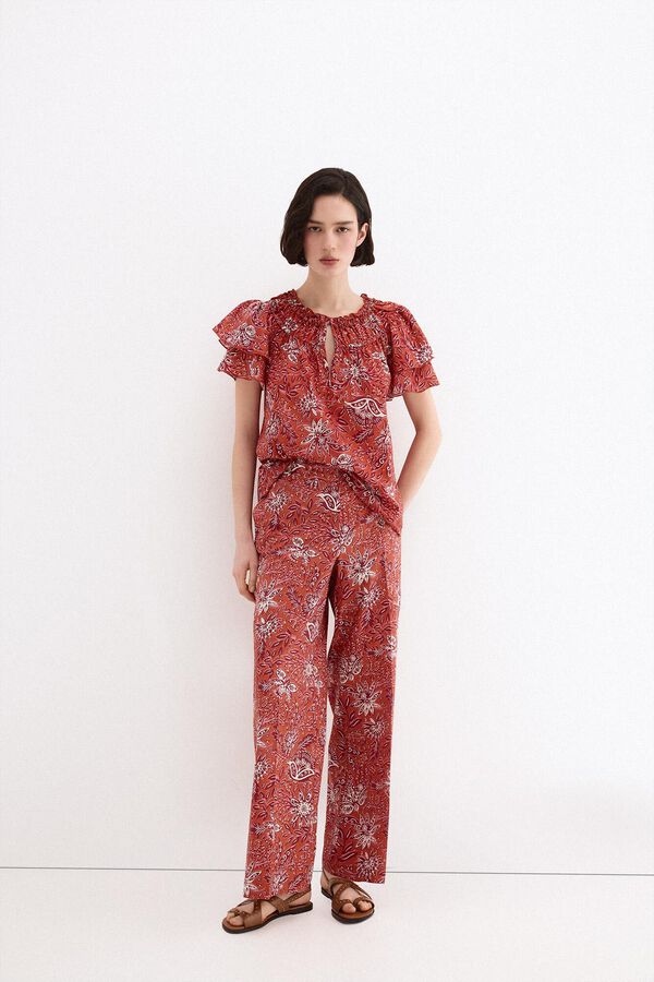 Blouse and trousers set