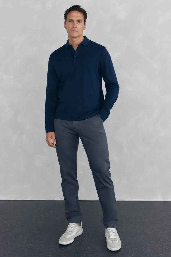 Conjunto de polo y pantalón