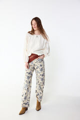 Conjunto de jeans, bomber e bandana