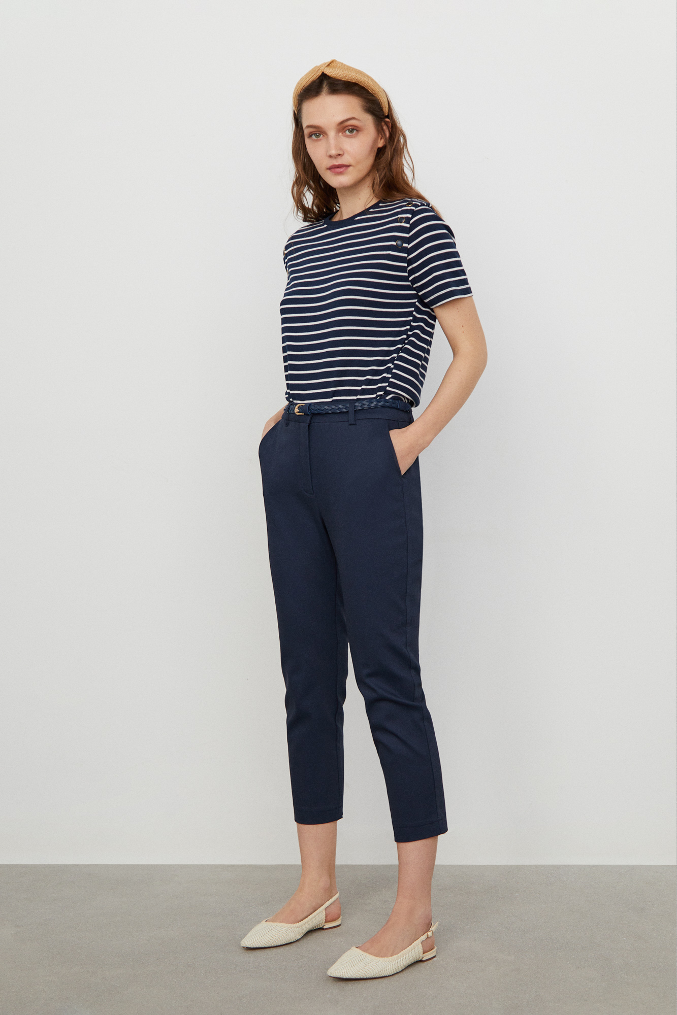 Pantalón chino corte pirata
