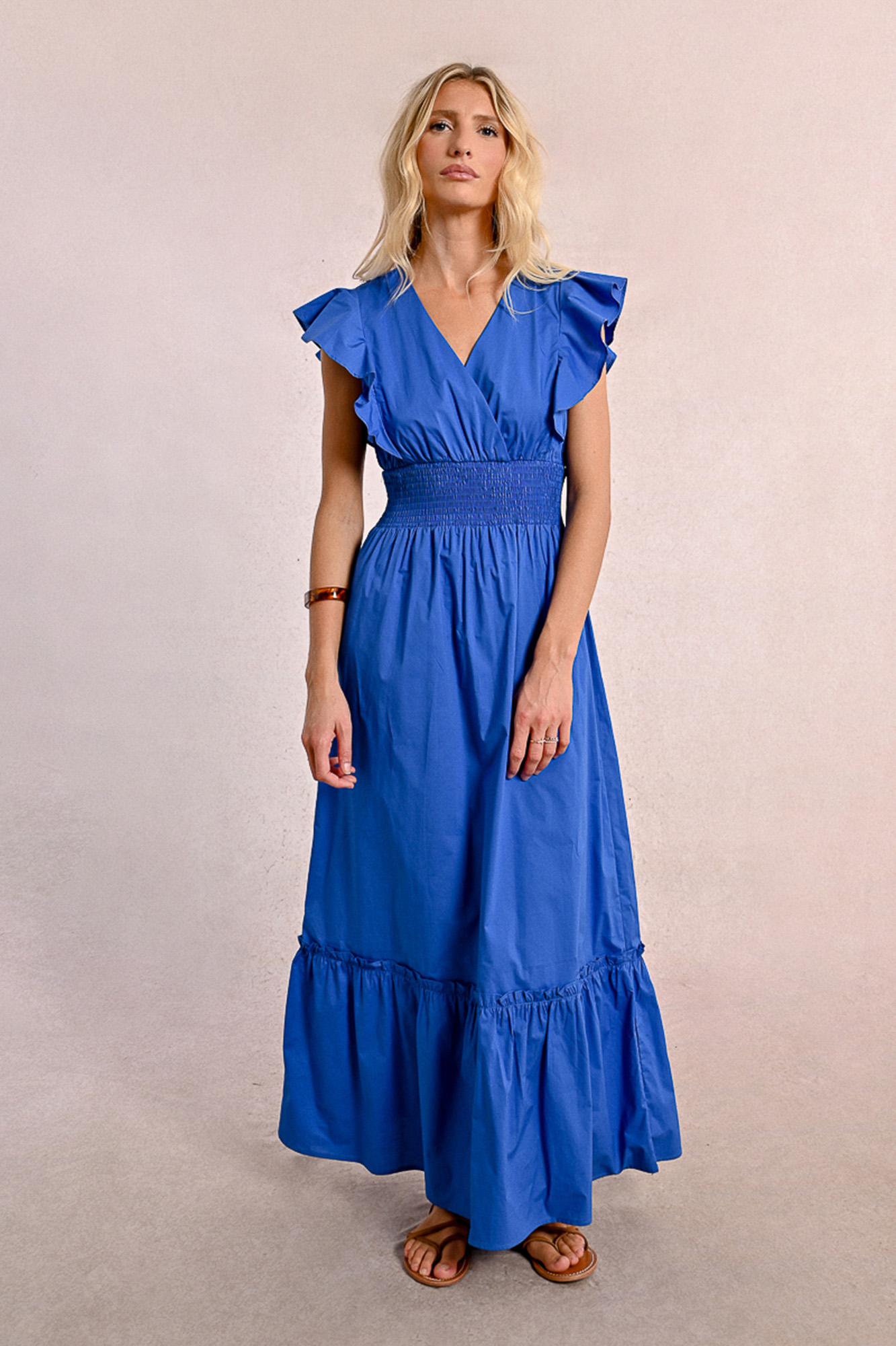 Vestidos cortos de chiffon con escote tipo scoop y mangas de volantes Narciso
