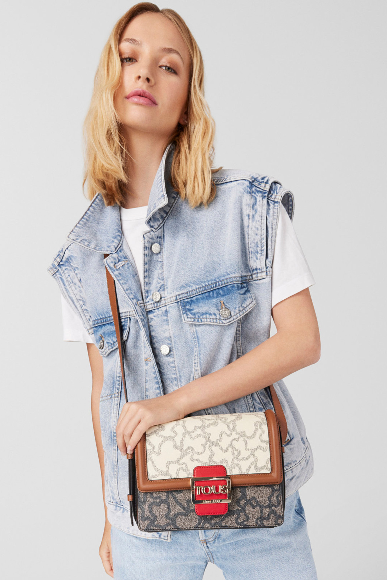 Kaos Icon Crossbody Bag