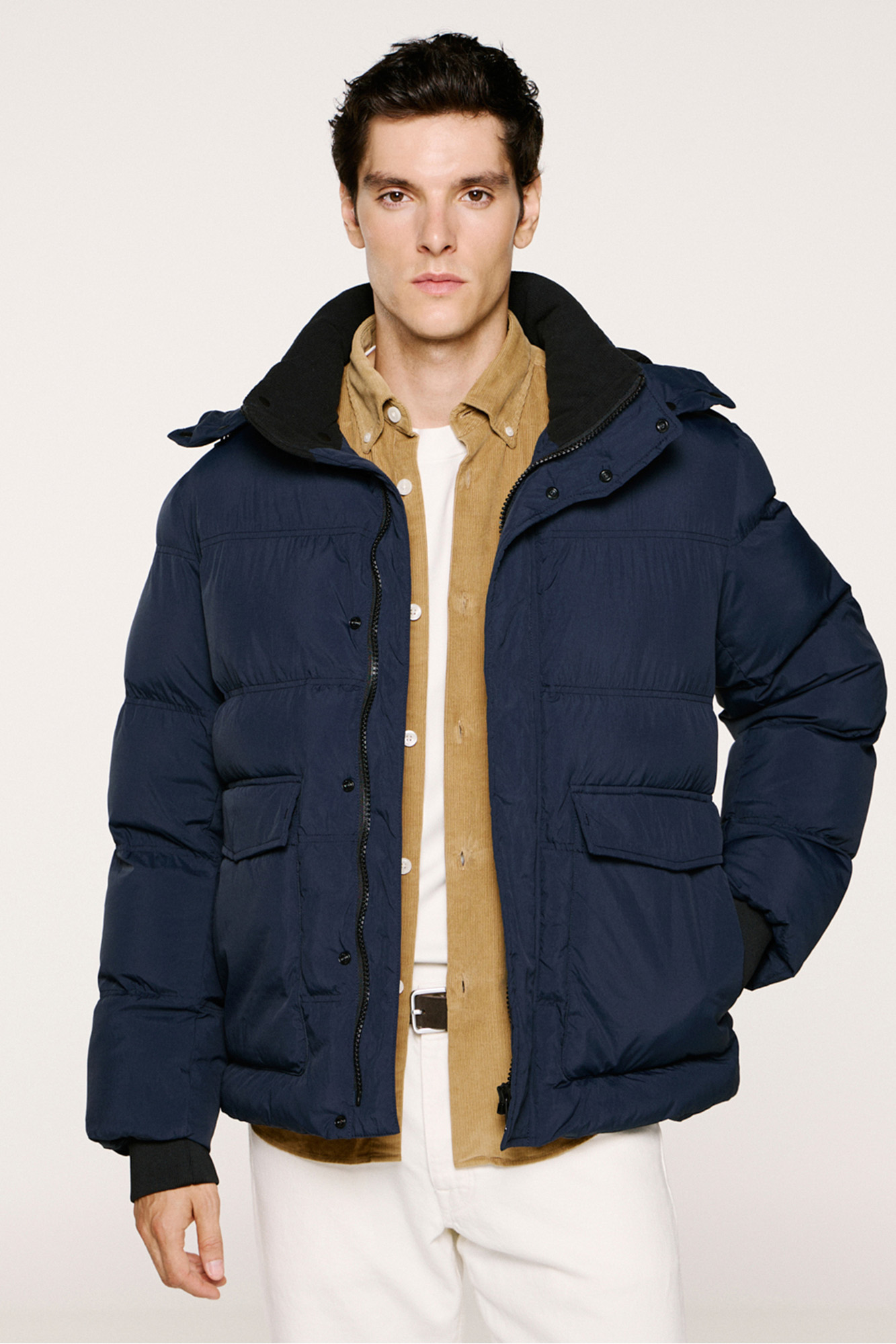 Abrigo plumífero con capucha Abrigos de hombre Cortefiel