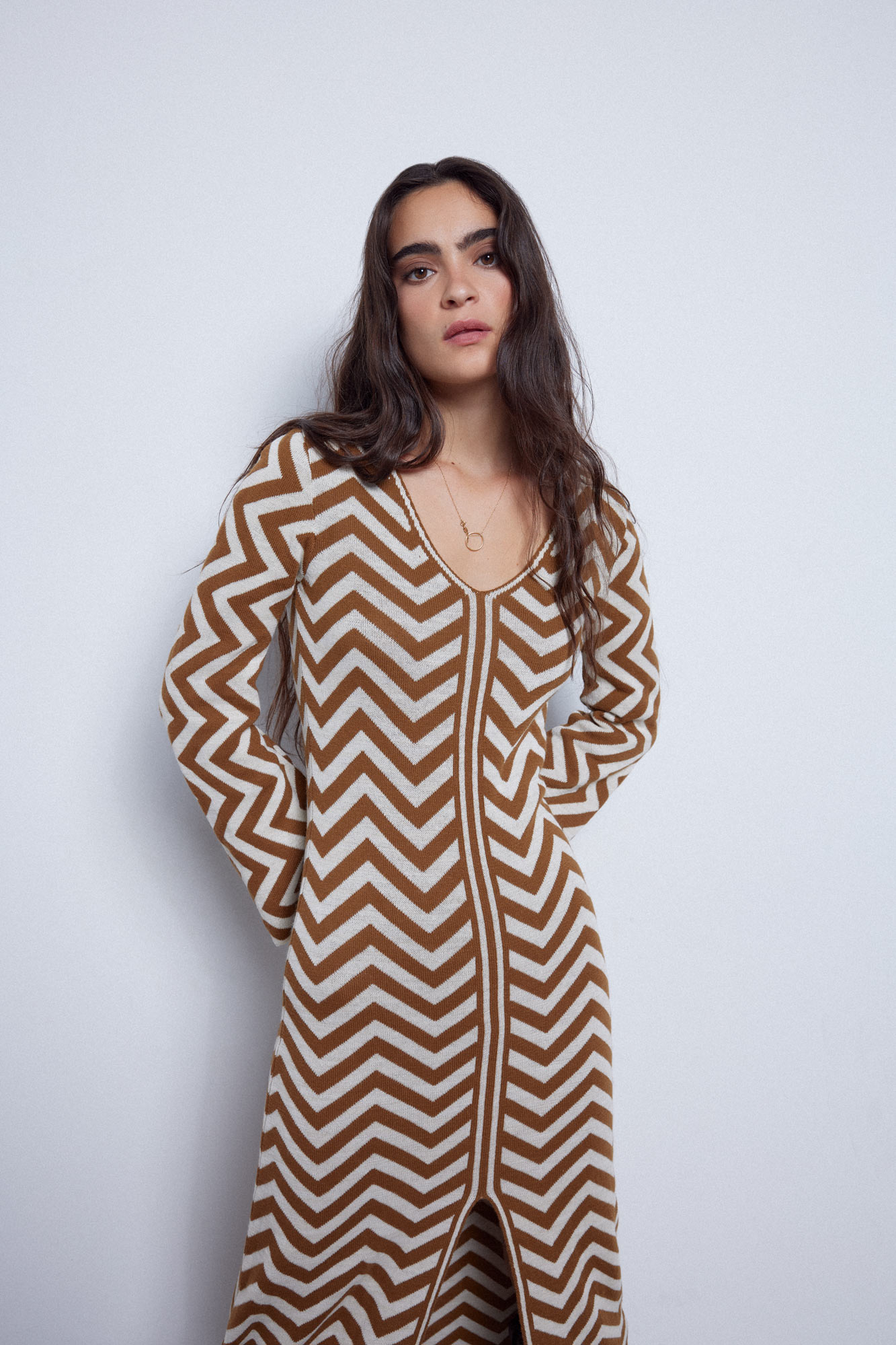 Vestido punto zig zag bicolor Robes et combinaisons pour femme