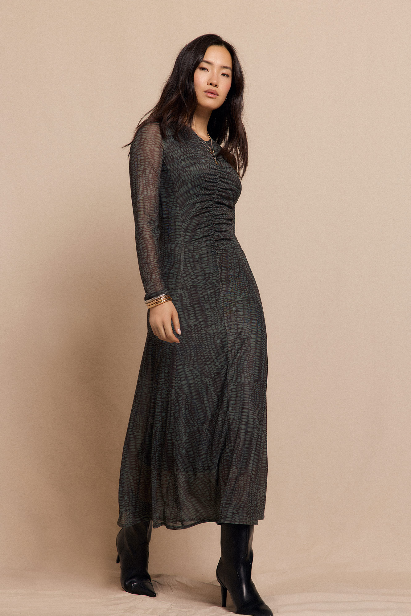 Vestido Midi Drapeado Manga Abullonada - Miss Pizpireta