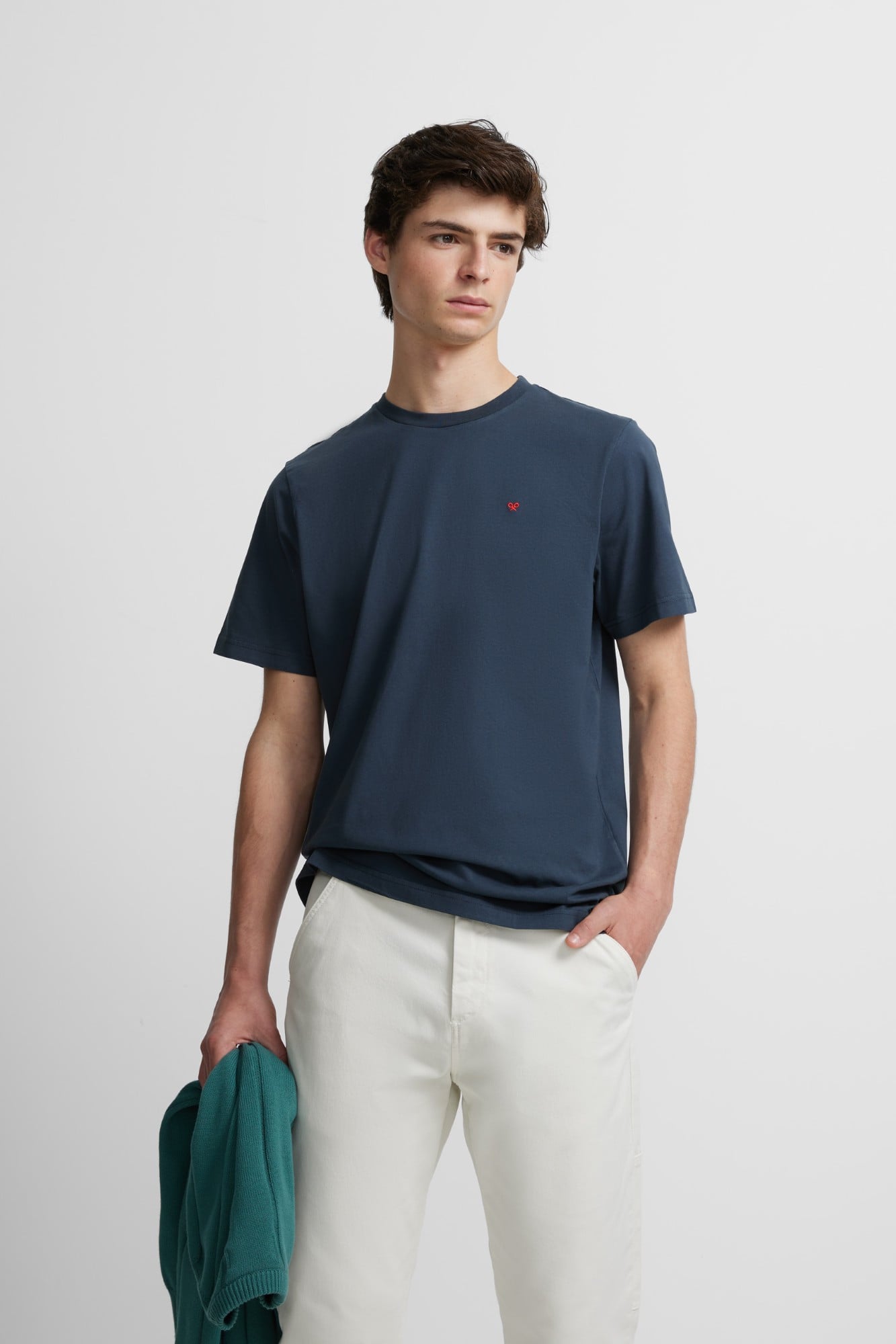 Camiseta Para Hombre SILBON Special Fit - 100% Algodón, Manga Corta, Miniparche Personalizado, Corte Ajustado, Fabricada En Portugal