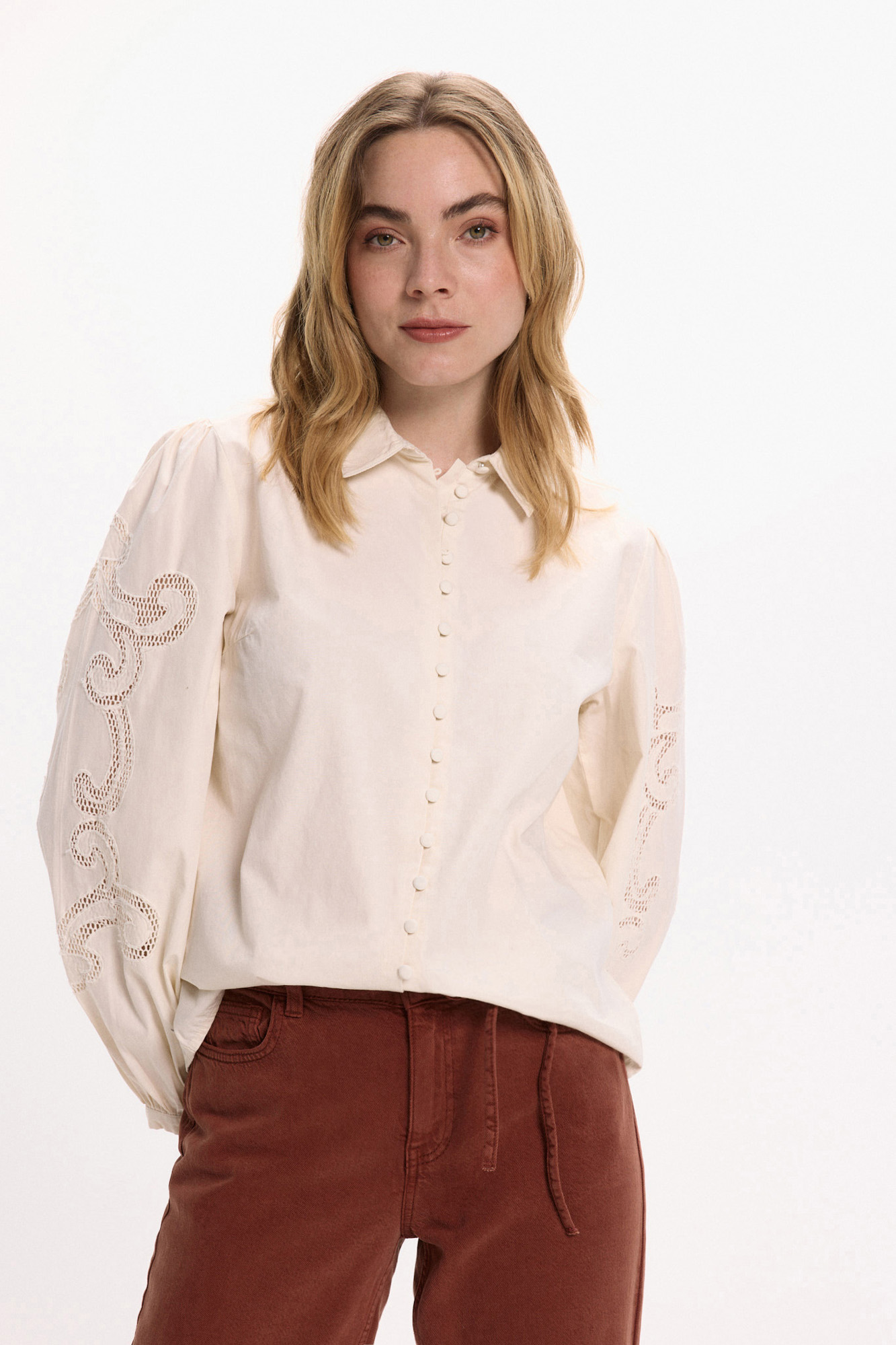 Camisa con calados de algodón orgánico Blusas de mujer Cortefiel