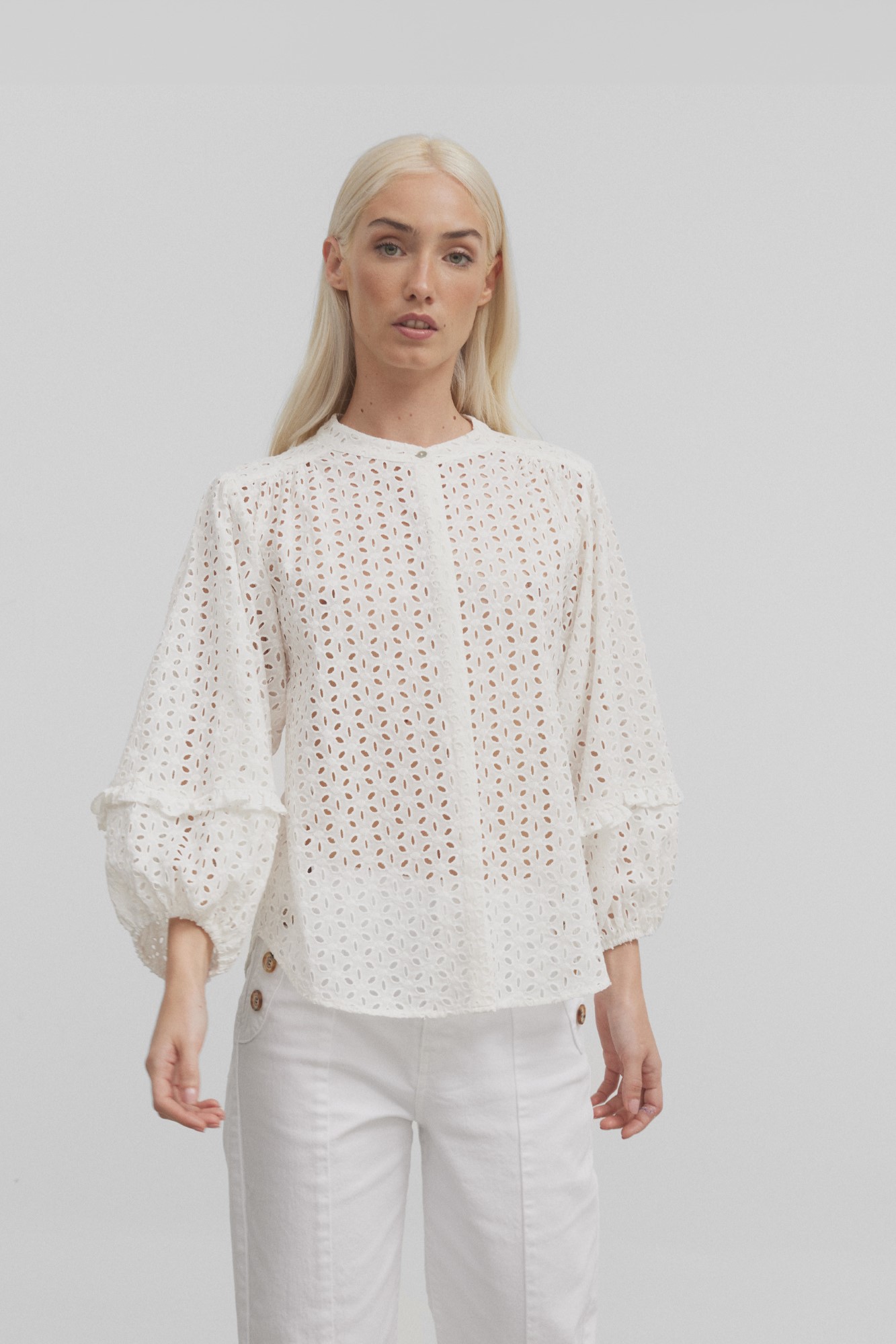 Camisa bordada manga larga Blusas de mujer Cortefiel