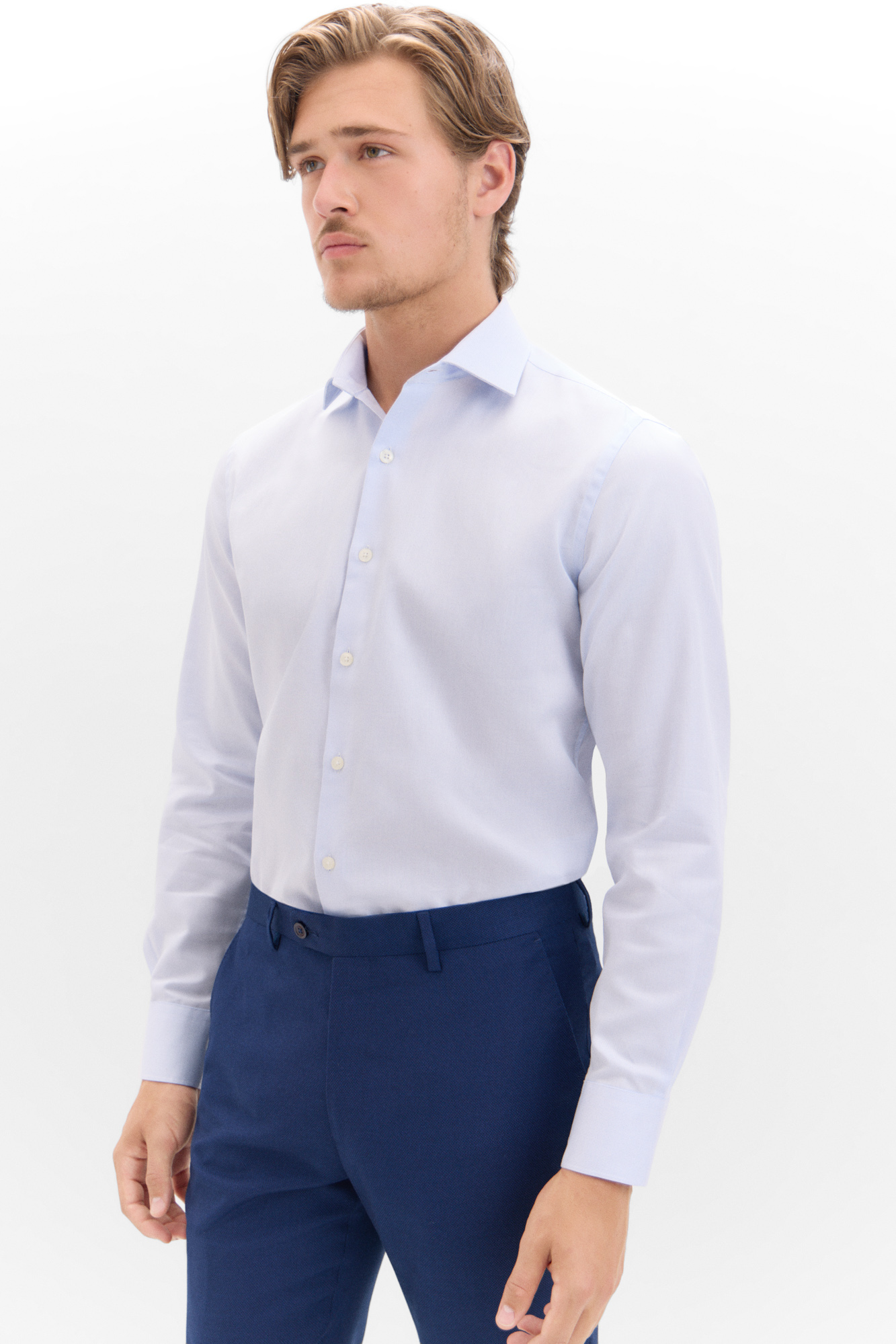 Camisa elegante lisa slim fit fácil de engomar