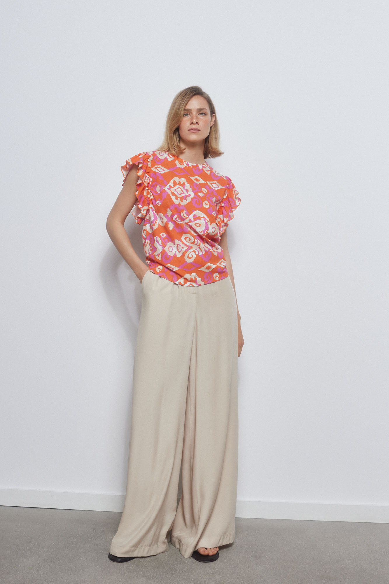Camiseta De Algodón Cuello Redondo Para Caballero – Rojo Dulce – Bones