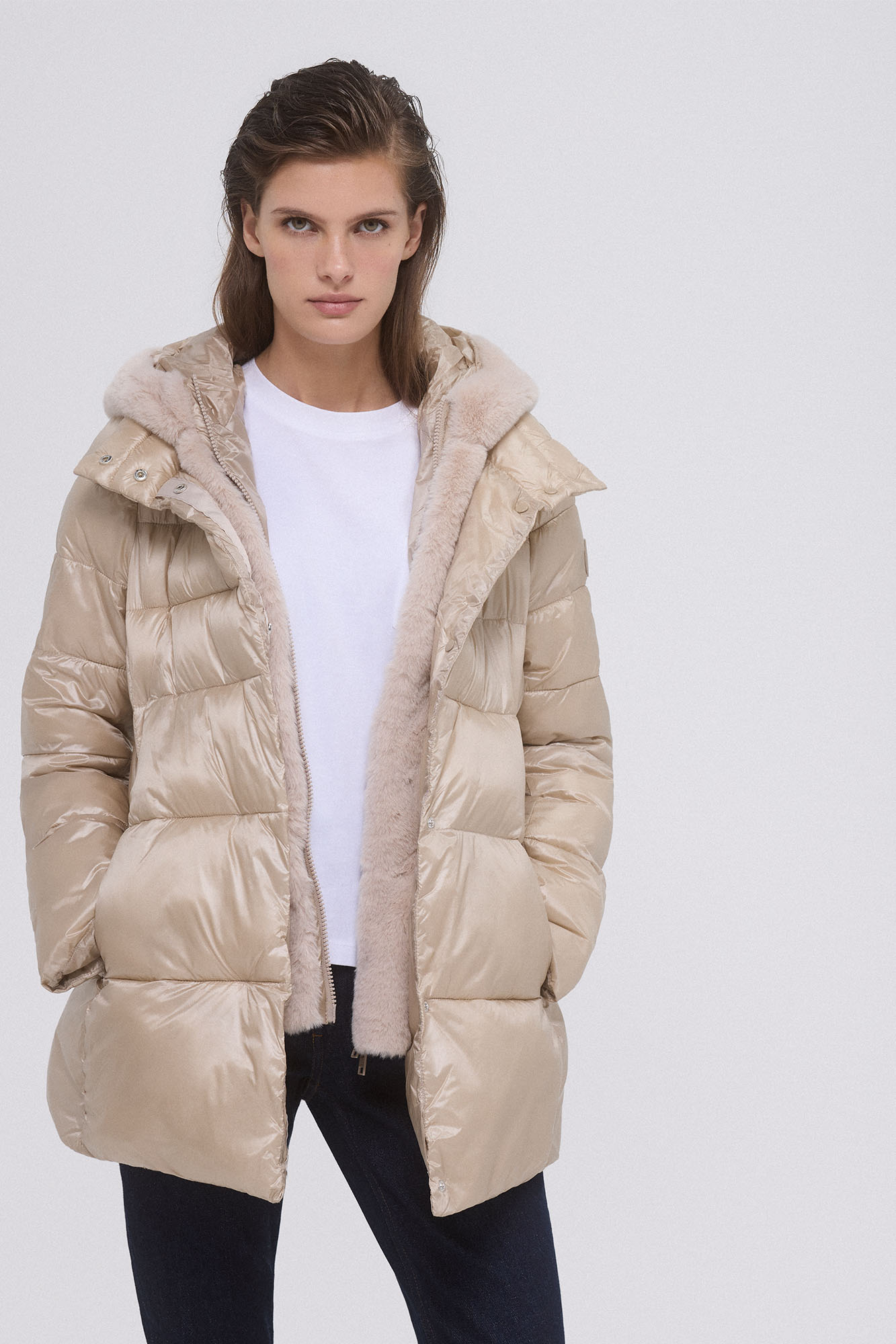 Parka with detachable hood