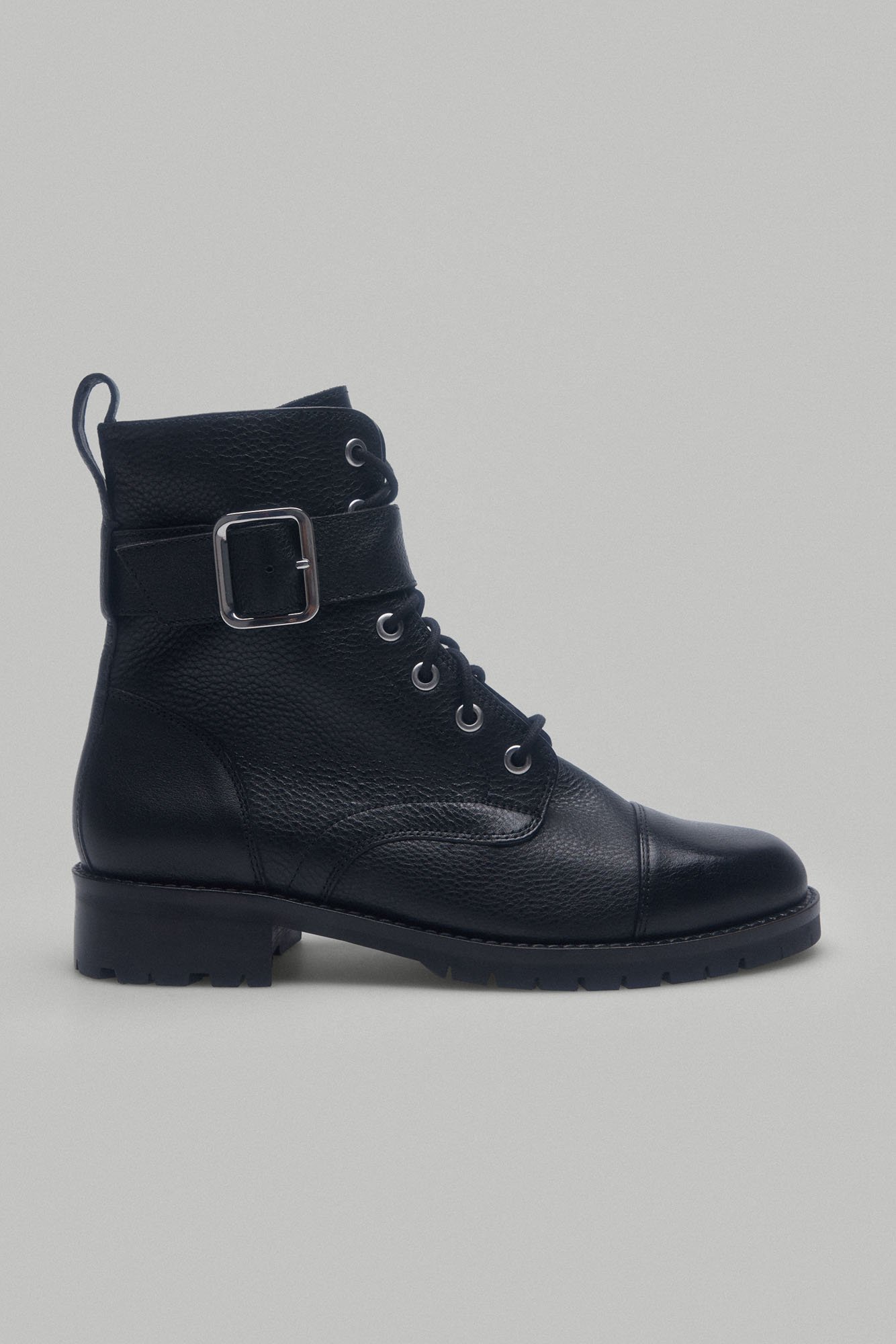 Track sole leather worker boot with buckle | Women's shoes | Cortefiel