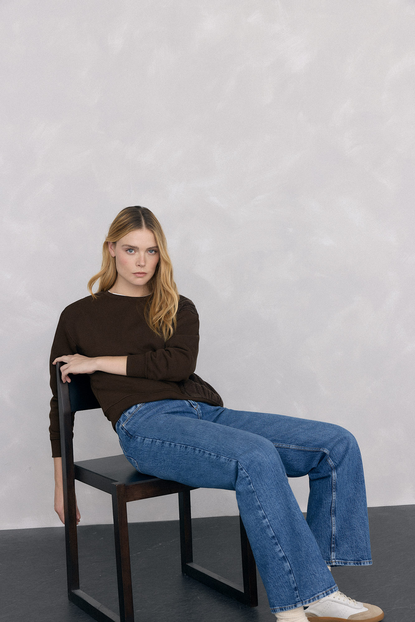 Camiseta Holgada Con Botones De Manga Larga Y Cuello Redondo Para Mujer, Top Liso De Otoño