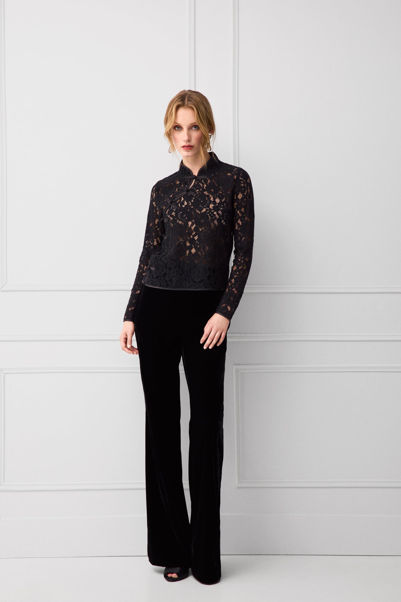 Oriental lace blouse | Women's blouses | Cortefiel